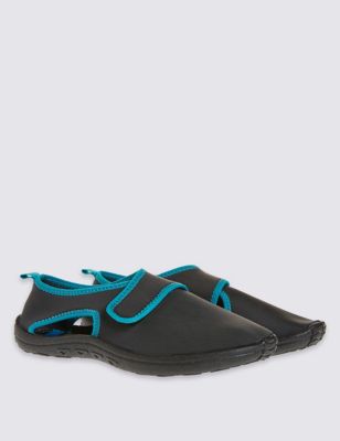 Kids&rsquo; Aqua Sock Riptape Sandals